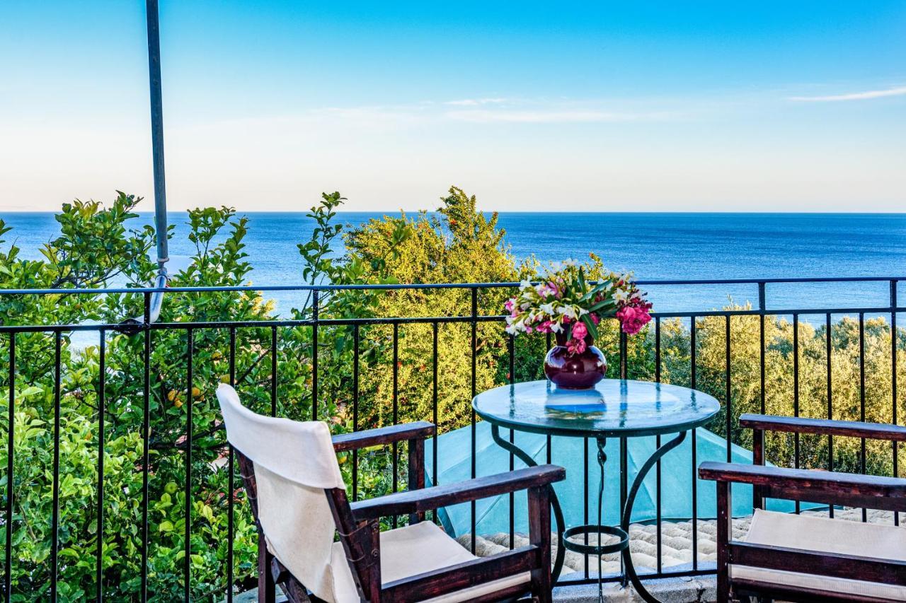 Eros Pittoresque Retreats - Perfect Location, Panoramic Seaview Koroni  Exterior photo